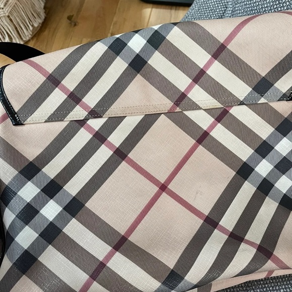 Authentic Burberry Messenger bag euc - Picture 4 of 4